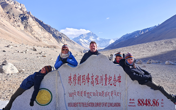 11 Days Hong Kong to Chengdu Lhasa EBC Tour by Train