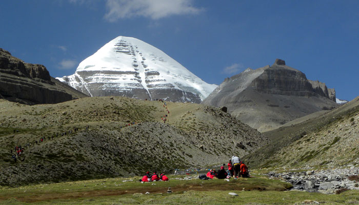 Trek around the Mount Kailash