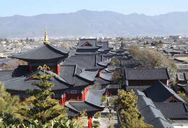 Climb the Lijiang Lion Hill