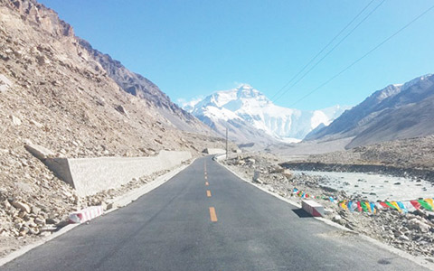 The Road Conditions to Mt Everest Base Camp Tibet