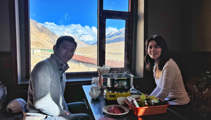 Enjoy Tibetan Hot-Pot at Rongbuk Monastery hotel