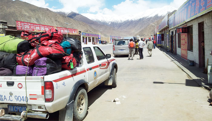 Road condition at Zhaxizong village near EBC