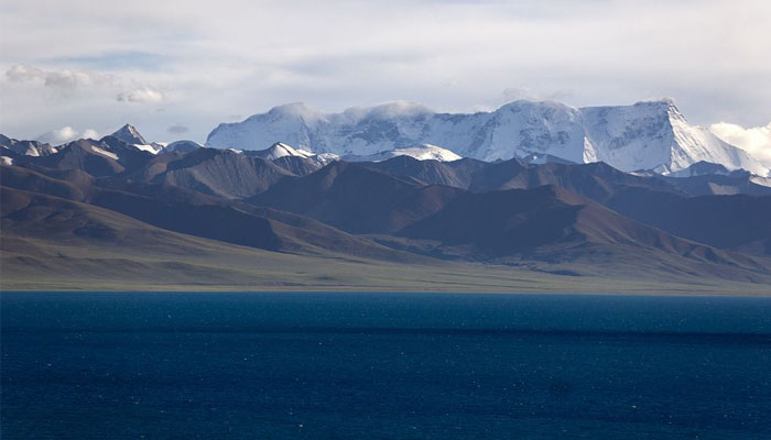 Mount Nyenchen Tanglha