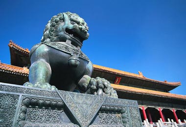 Explore the ancient emperors' life in the Forbidden City.