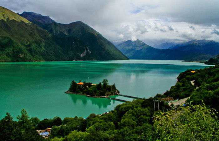 Marvel at the turquoise water of Baksum-tso Lake