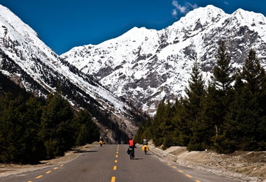 The Road to Rawok-tso Lake