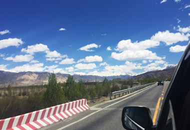 Follow the Friendship way back to Lhasa from Shigatse