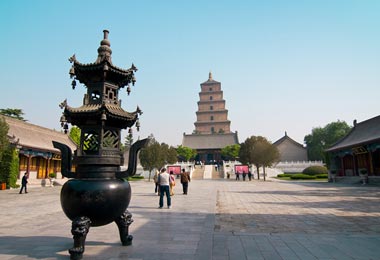 Big Wild Goose Pagoda is a Chinese-style architecture that combined with Buddhist historic statues and murals.