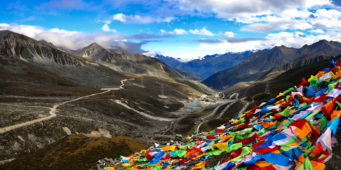 7 Days World-Class Overland: Chengdu to Lhasa via G318 Highway