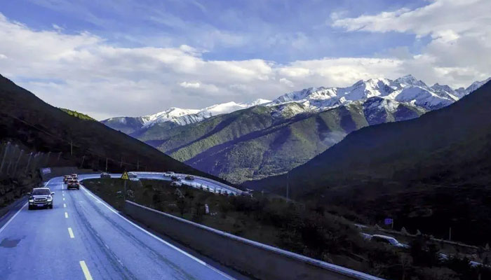 Sichuan-Tibet Highway view