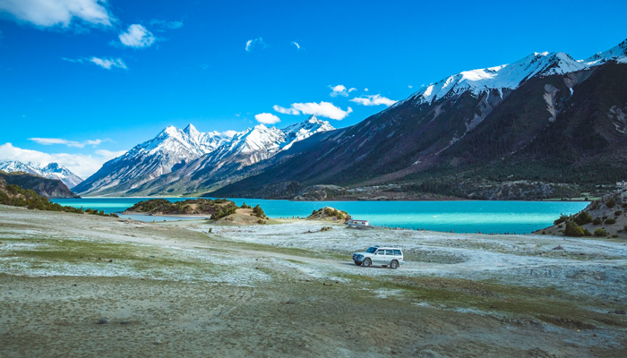 Ranwu Lake in Nyingchi