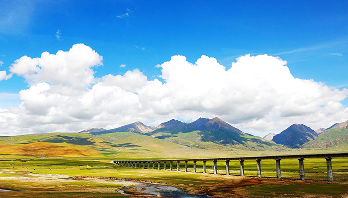 Tibet train