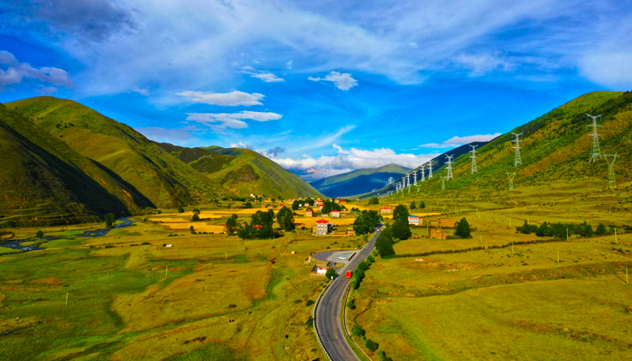 Chengdu to Lhasa overland tour