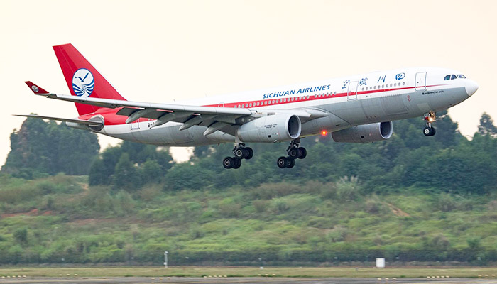 Fly to Lhasa from Chengdu