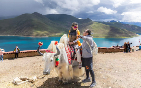 8 Days Paris Chengdu Lhasa Yamdrok Lake Tour
