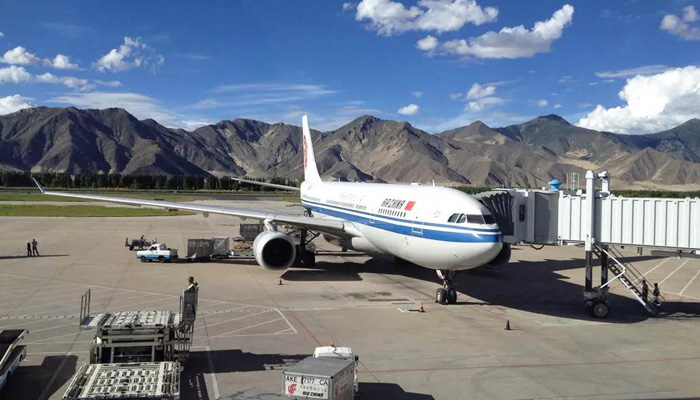 Get to Lhasa from Beijing by flight