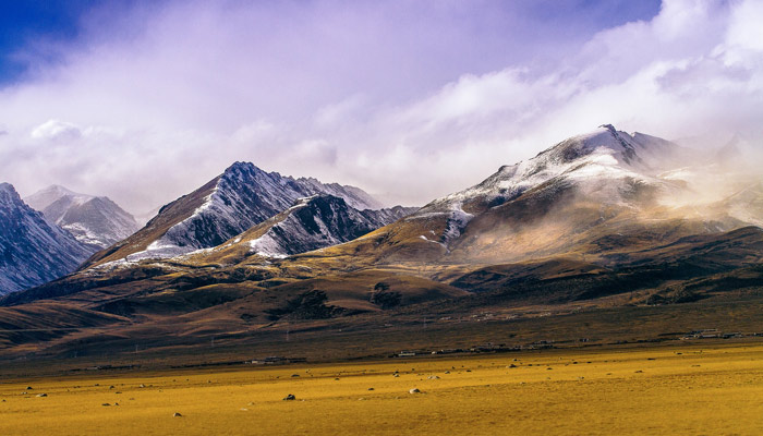 Nyenchen Tanglha Mountains