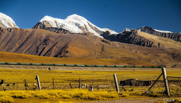 Spectacular Qinghai-Tibet Railway