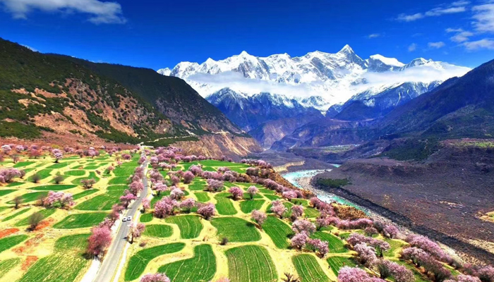 Mount Namjagbarwa in Nyingchi