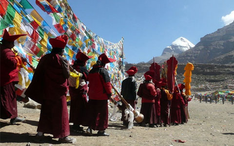 10 Facts about Saga Dawa Festival: A Useful Guide for Your Festival Tour to Tibet