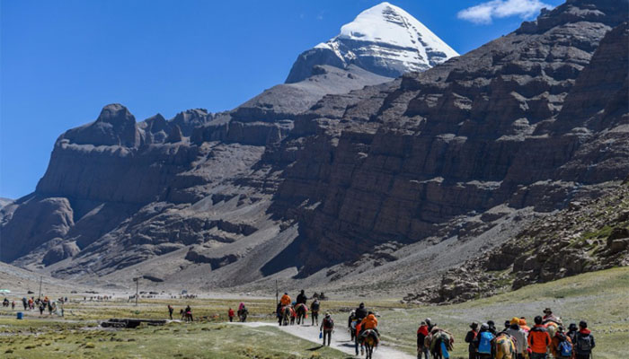 Do kora around Mount Kailash