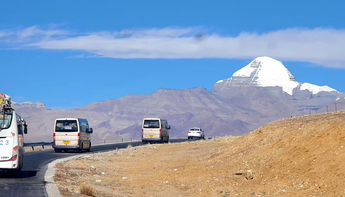 Travel from Ngari Gunsa Airport to Mount Kailash by Bus