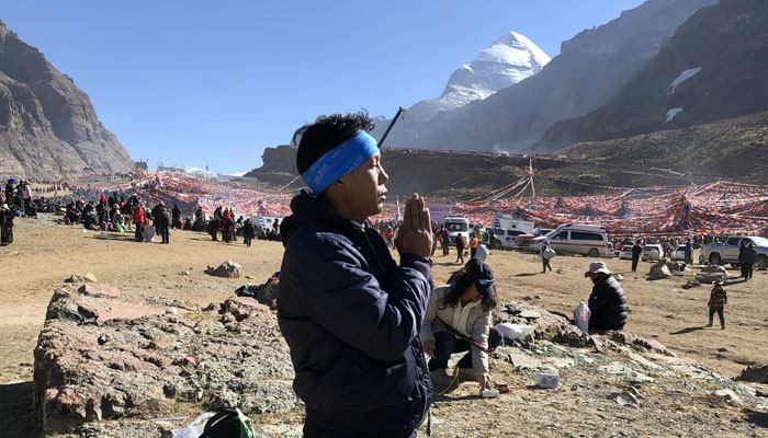 Prayer during Mount Kailash Saga Dawa Festival