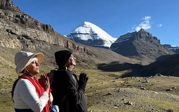 10 Days Kailash and Manasarovar Group Tour from Kathmandu by Overland