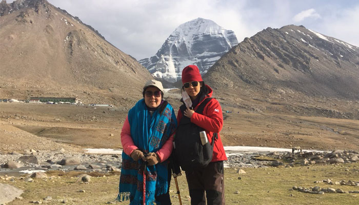 Hike around the Mount Kailash