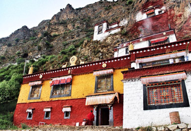 Drak Yerpa is one of the holiest sites in Tibetan Buddhism.