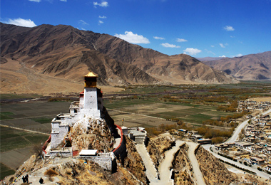 Yumbulakng overlooks fertile fields of the Yarlung Valley.