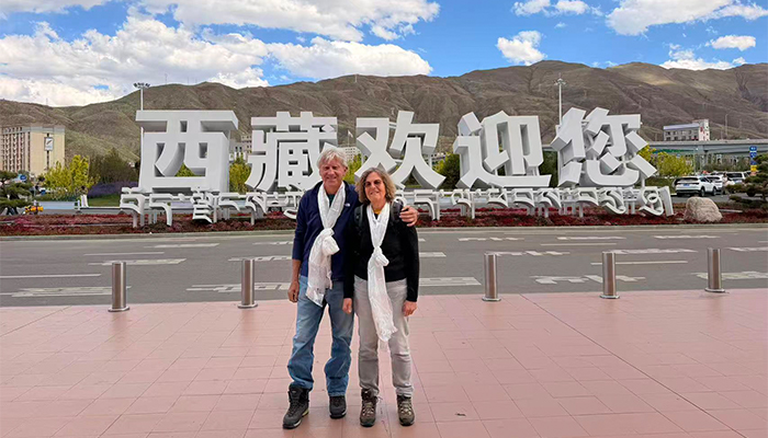 Arrive in Lhasa at 3,650 meters