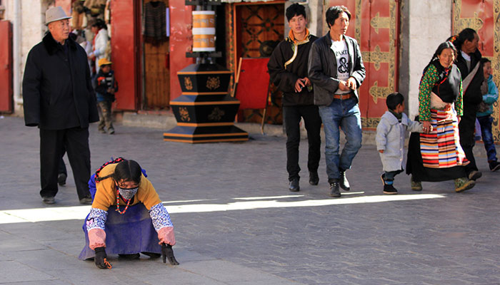Do the Kora in Barkhor Street