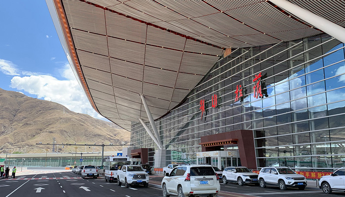 Taxis at the exit of Lhasa Gonggar Airport