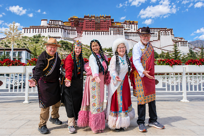 Enjoying Tibetan Culture at the Potala Palace
