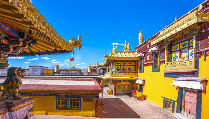 Solemn and beautiful Jokhang Temple