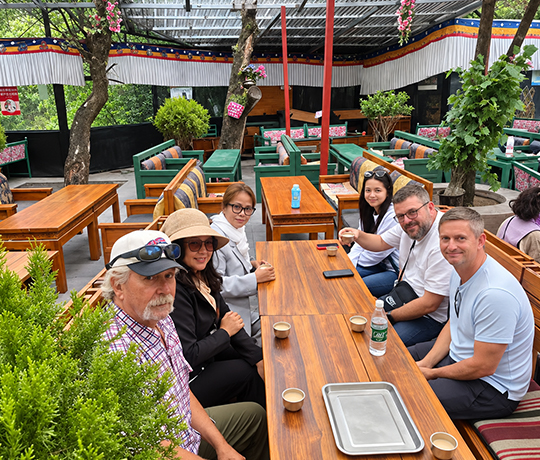 Local Tibetan tea house experience in Lhasa