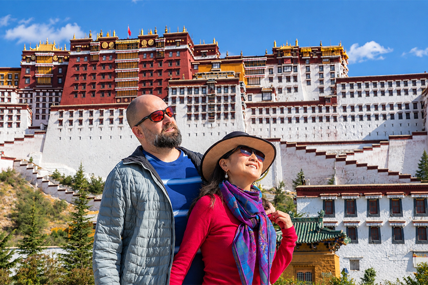 Tourist Couple Enjoying the Potala Palace