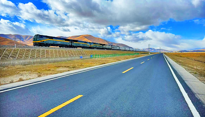 Lhasa to Namtso by road or train