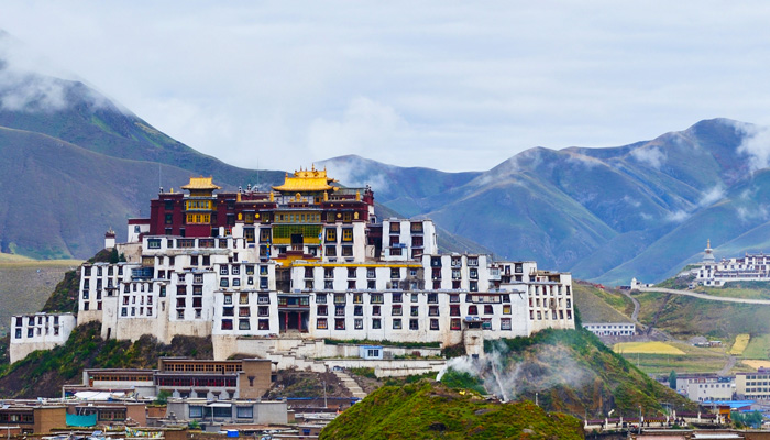 Tsanden Monastery in Nagqu Tibet