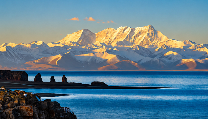 Sunrise views at Namtso Lake