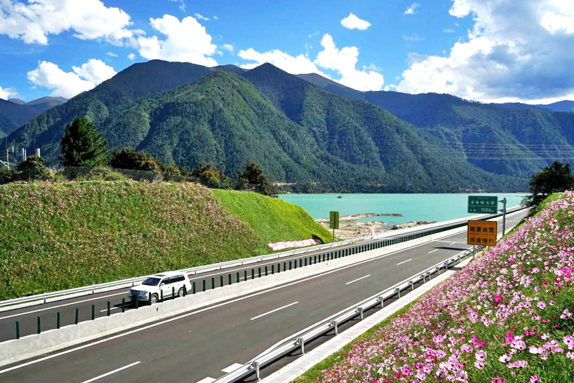Lhasa-Nyingchi Highway