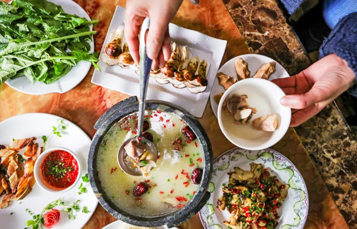 Local family food in Nyingchi