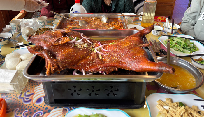 Tasting Nyingchi Roasted Zangxiang Pig Tasting Nyingchi Roasted Zangxiang Pig