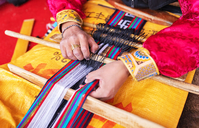 Visit a traditional crafts workshop in Nyingchi