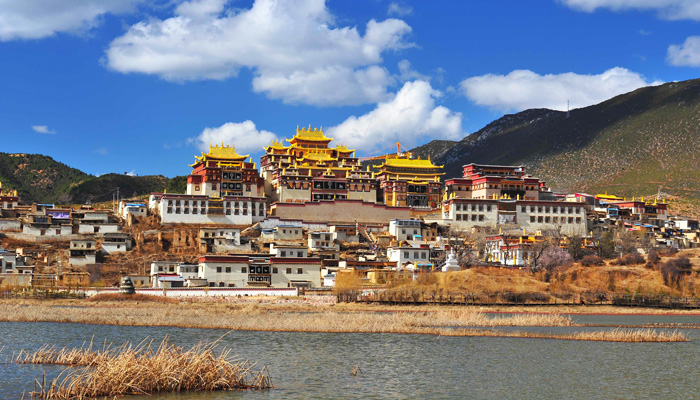 Shangri-La Songzamlin Temple