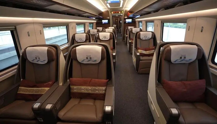 Lhasa to Shigatse train business class