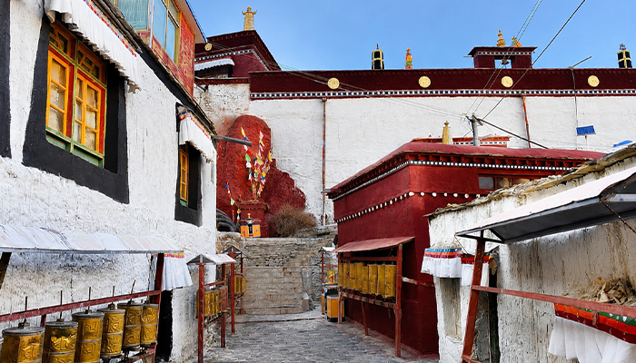 Shelkar Chode Monastery in New Tingri