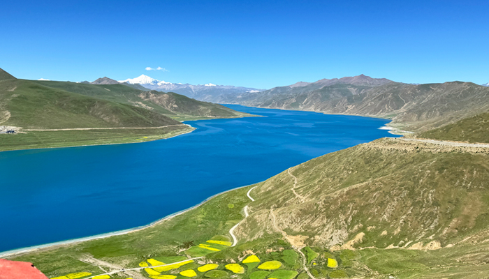 Yamdrok Lake