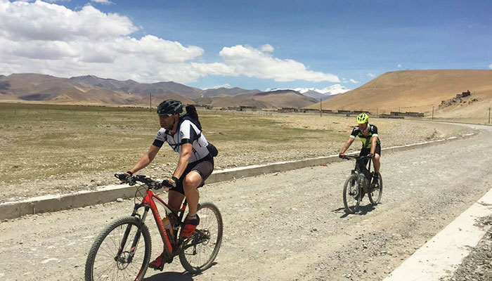 Cycling to Lhasa, Tibet